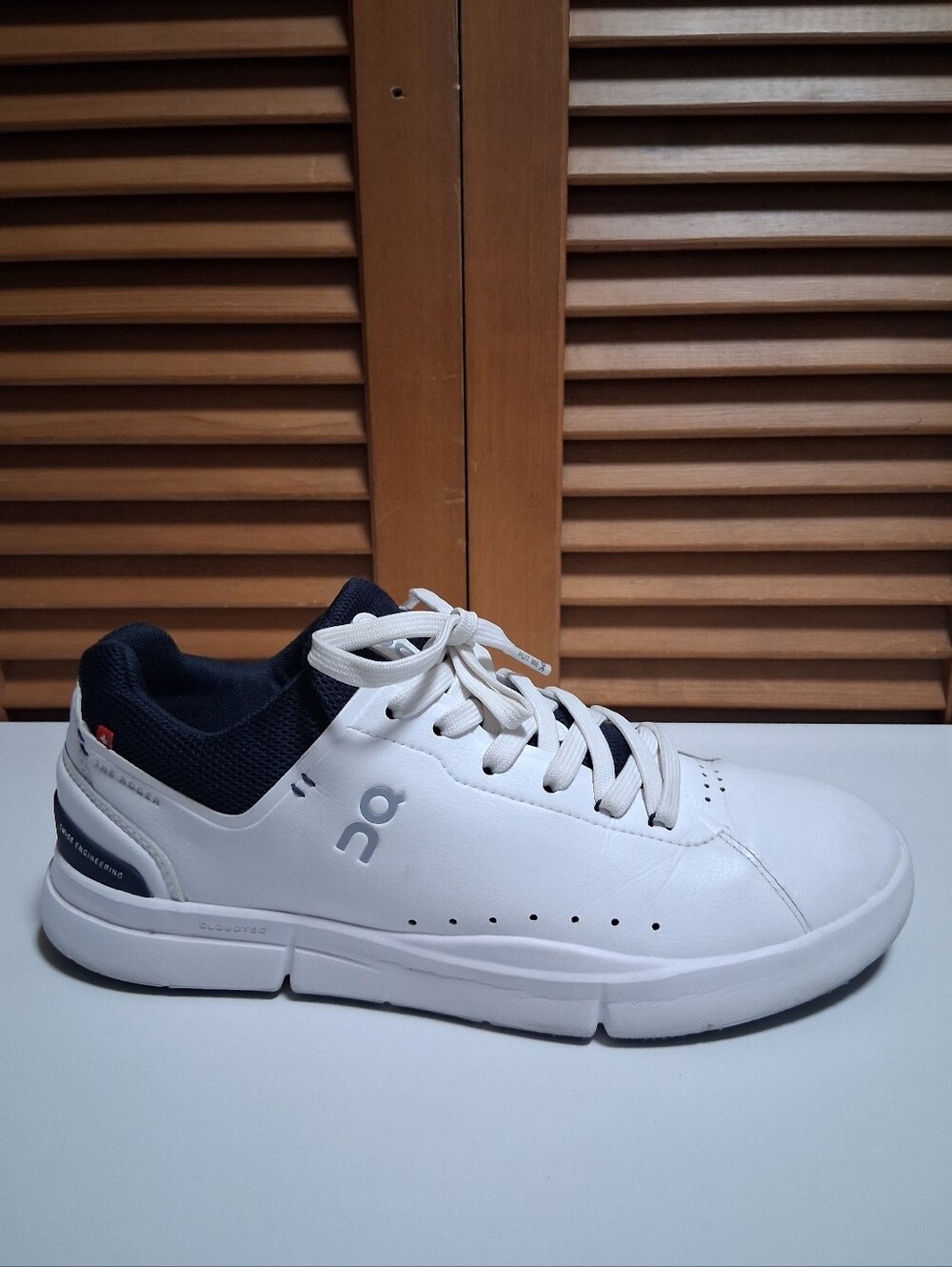 On Running The Roger Advantage White Midnight Men's Sneaker * Size: 8.5